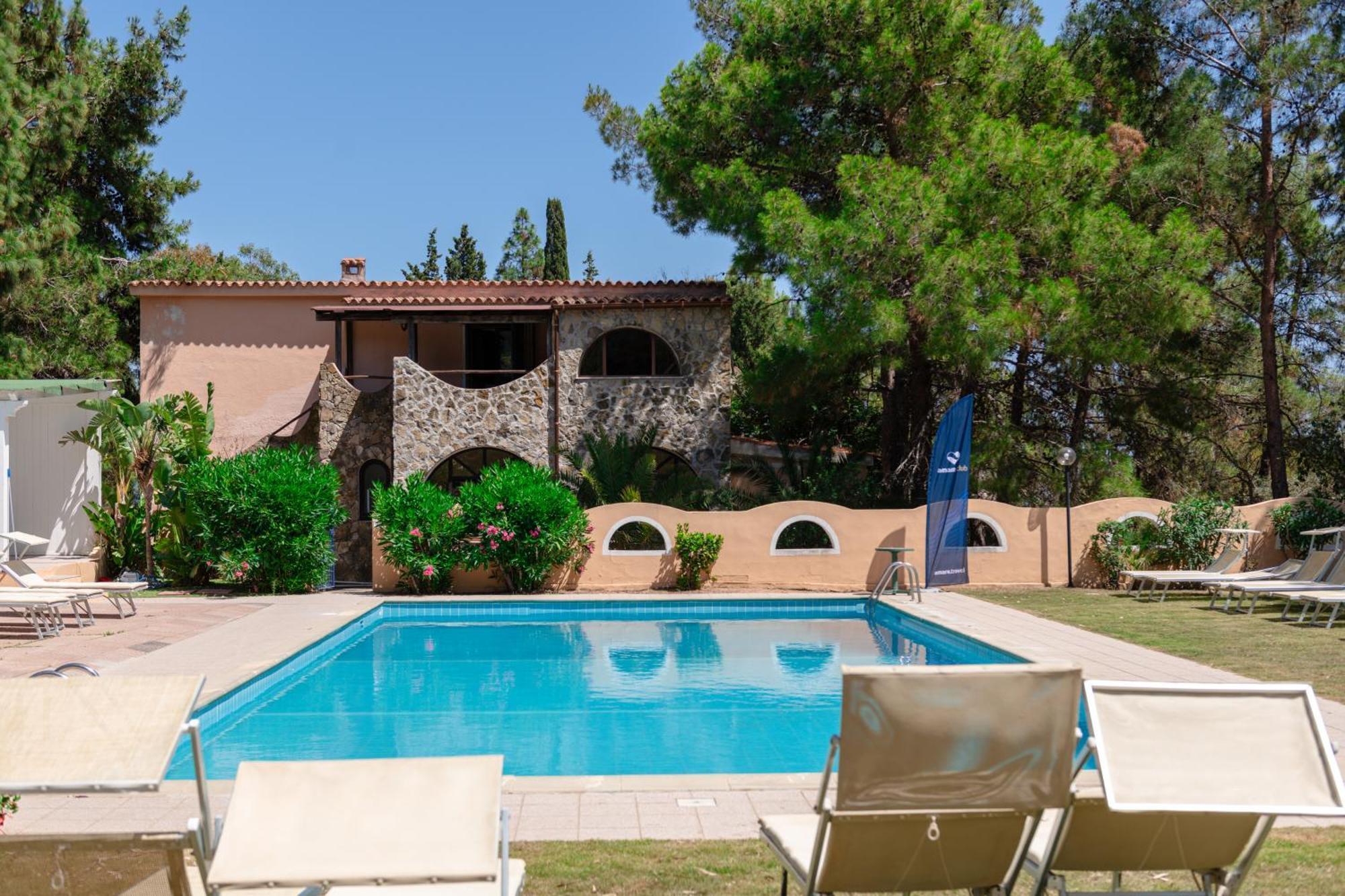 Amareclub Rocca Dorada Hotell Santa Margherita di Pula Eksteriør bilde