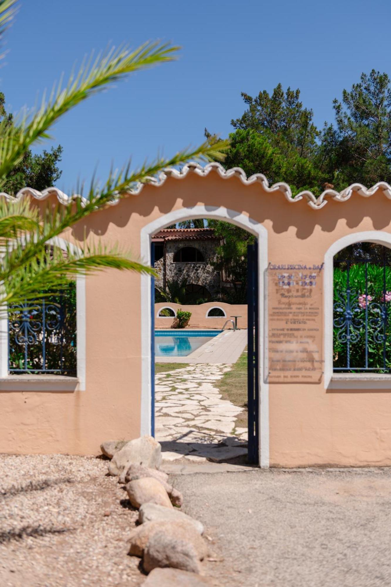 Amareclub Rocca Dorada Hotell Santa Margherita di Pula Eksteriør bilde